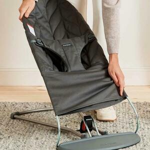 Balansoar BabyBjorn Bliss Anthracite cu aspect delicat de petala, tesatura matlasata (Gri) imagine
